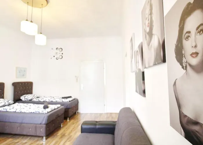 Comfortable Near Schoenbrunn Palace Hl