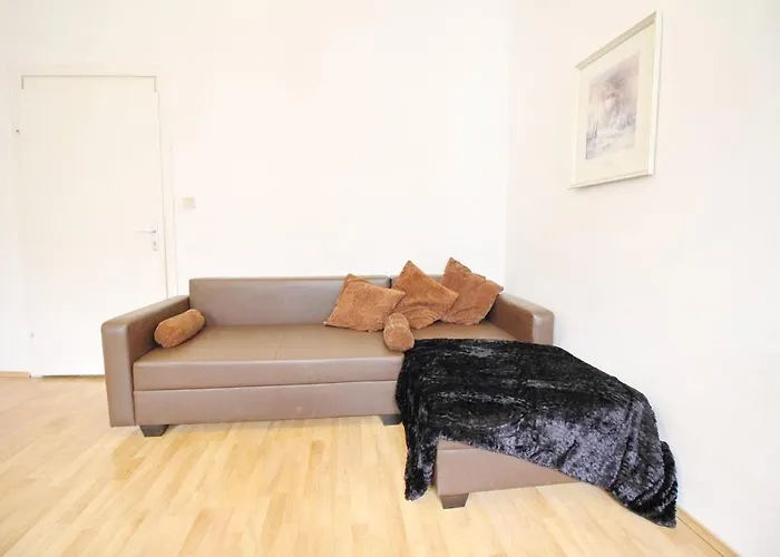 Comfortable Near Schoenbrunn Palace Hl *