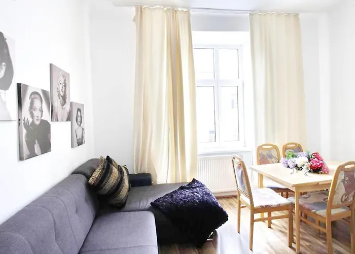 Comfortable Near Schoenbrunn Palace Hl