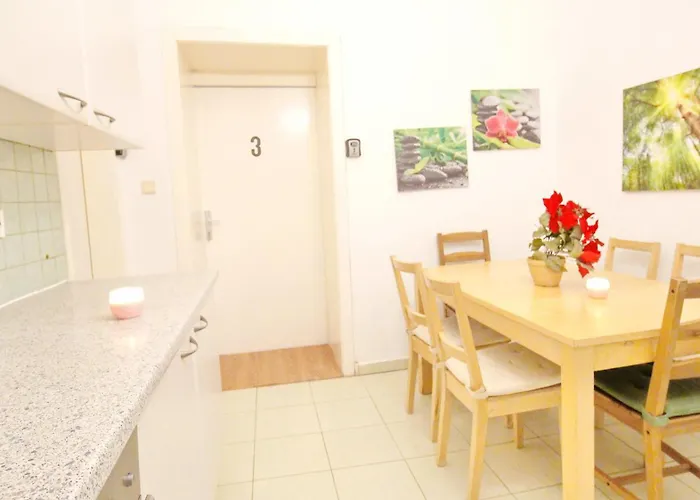 Comfortable Near Schoenbrunn Palace Hl *